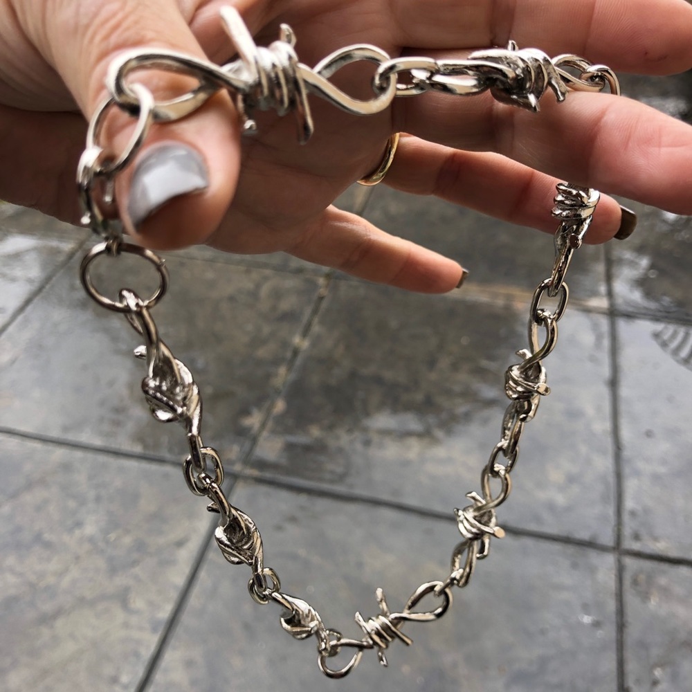 Barbed wire unisex necklace - Picture 4 of 5